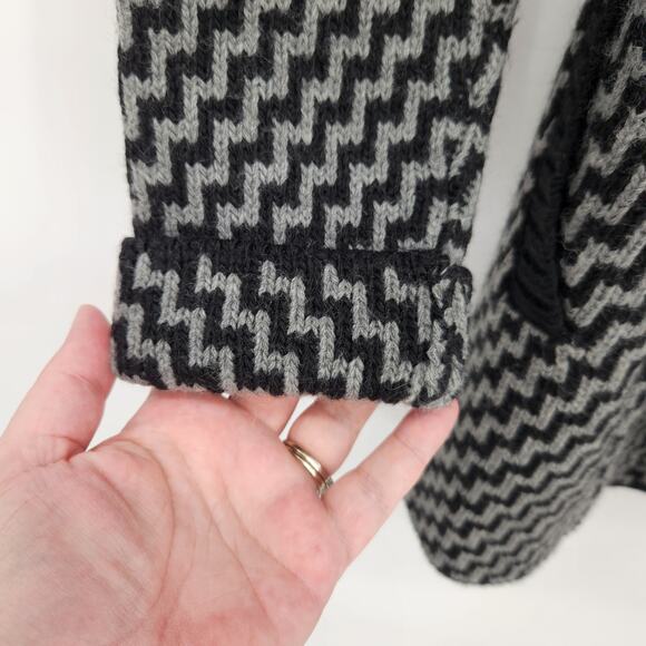 Cocogio Black Gray Zigzag Made in Italy Buttoned Knit Sweater Coat Women's S - Picture 8 of 10